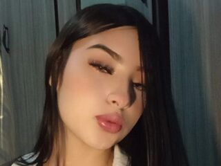 camwhore fingering shaved pussy MadelynFabbro