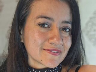 camgirl fingering pussy MariaSilvers