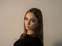 topless webcamgirl MariellaMinerich