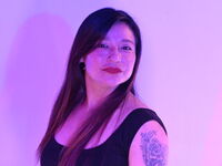 naughty camgirl masturbating with dildo MiaMonse