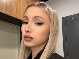 camslut masturbating MyongDegado