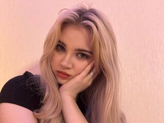 naughty camgirl masturbating with dildo NakitaLorette