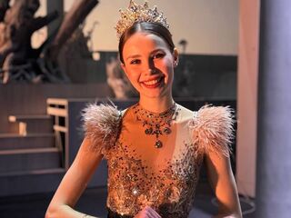 topless webcamgirl NylaPitarresi