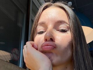 masturbating cam girl OdetteWingler