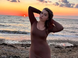 naughty camgirl masturbating with vibrator PamilaFlower