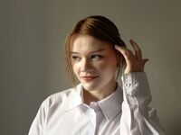 naked camgirl masturbating with vibrator PerlaDezern