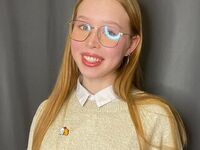 girl topless chat RomanaGuethle