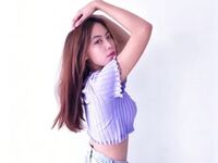 live cam show RowenaYan