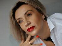 camslut spreading pussy SandraAlissa