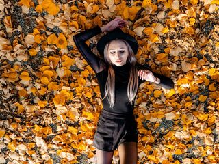 camwhore masturbating with dildo SerayaRose