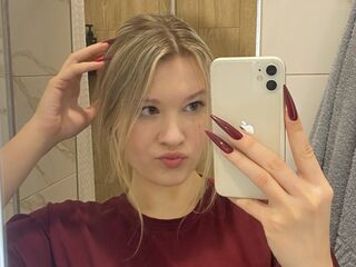 adult cam sex SkyeDavi