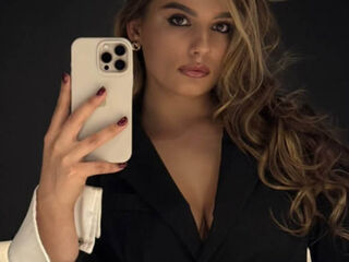 webcam striptease show TaHillmer