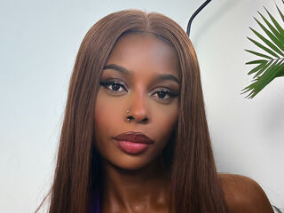 naughty cam girl masturbating with dildo TiaCatt