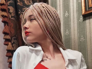 topless camgirl VikkiCominsky