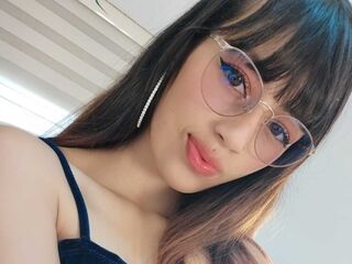 beautiful cam girl YiyisMarthin